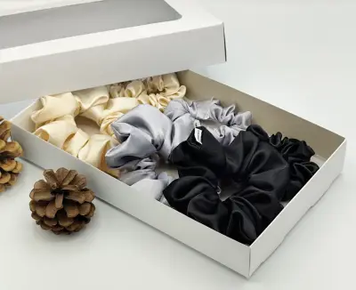 Scrunchies gumičky saténové v šedé barvě - 6ks