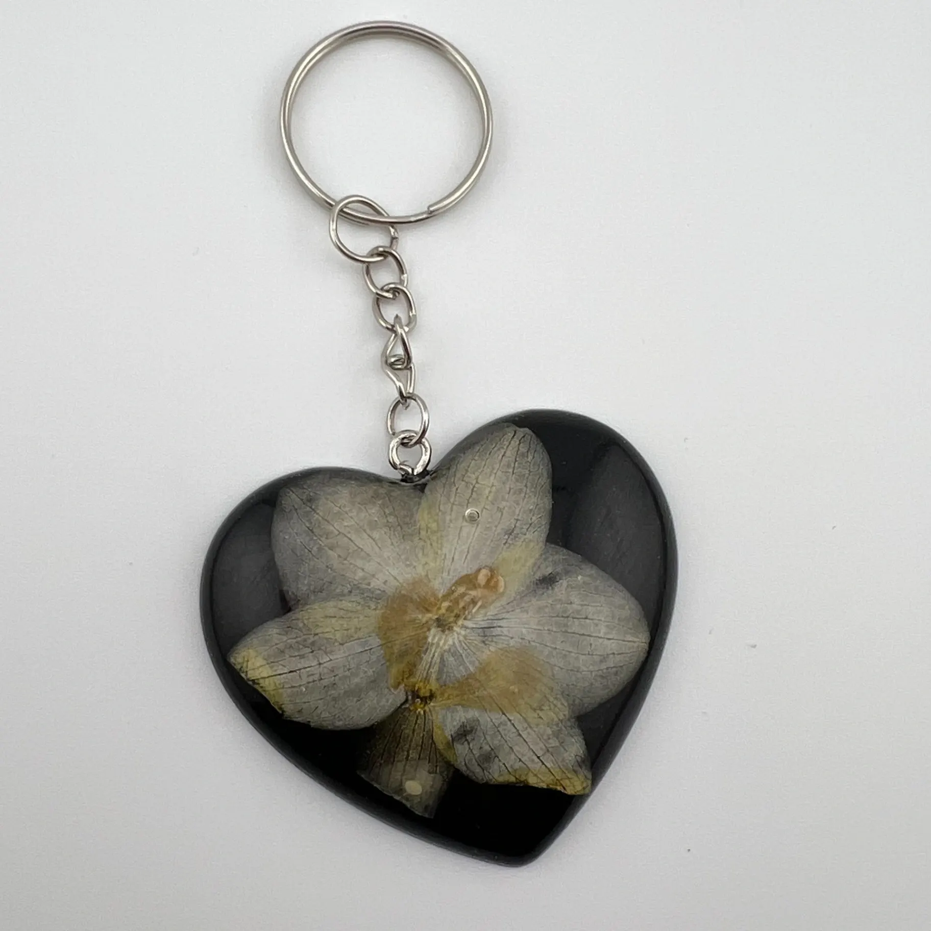 Přívěsek, pryskyřice, žlutá orchidej 1