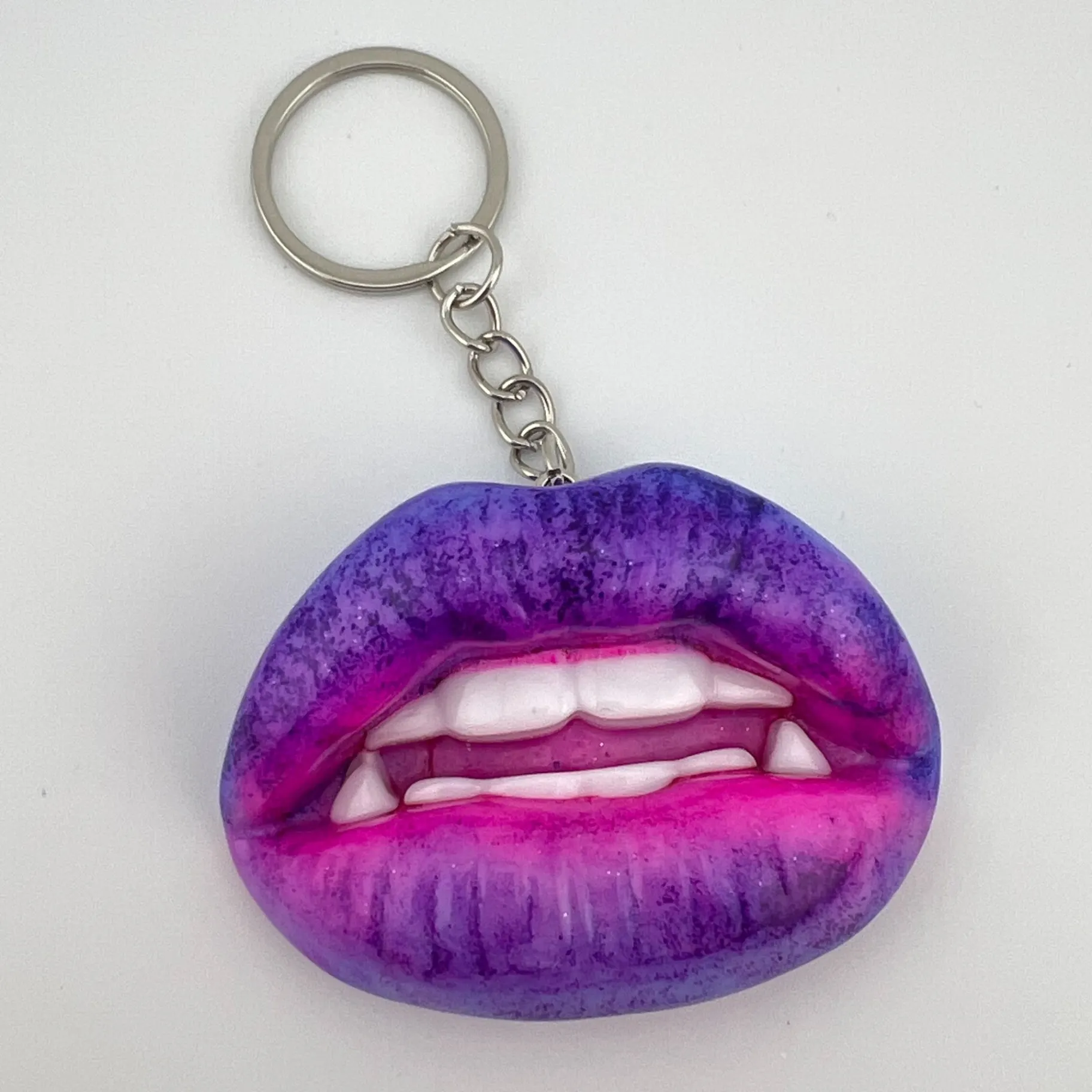 Přívěsek, pryskyřice, pusinka, neonka, fialorůžová 1