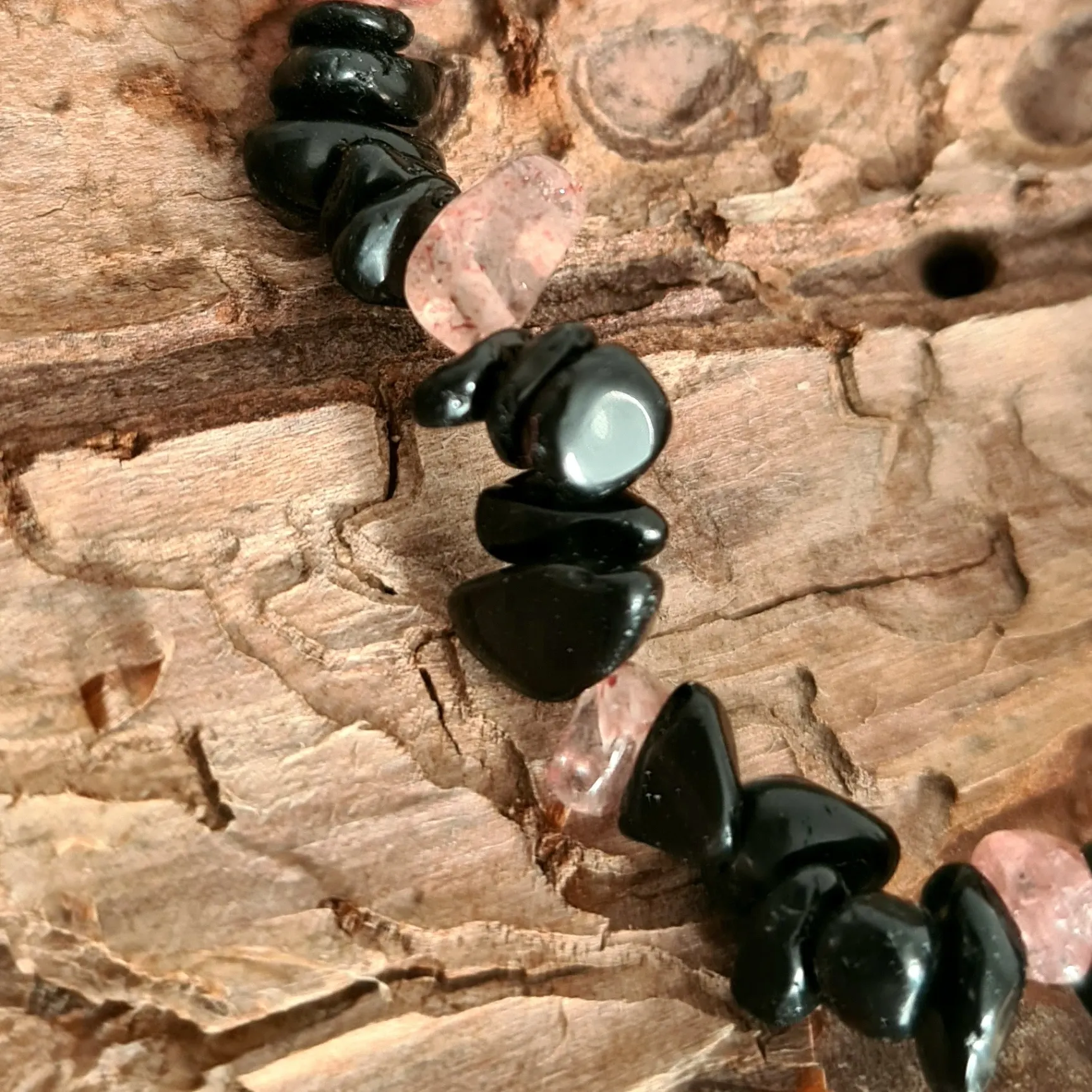 Náramek - zlomky - Jahodový křišťál, Čený obsidián 2